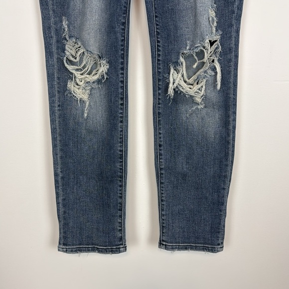 Judy Blue Leni Distressed High Rise Boyfriend Fit Jeans. Medium Wash. Size 9/29. - Picture 5 of 13